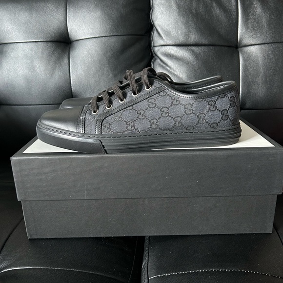 New Authentic Gucci Sneakers Black Monogram canvas. Gucci size 9USA size 10 - Picture 2 of 6